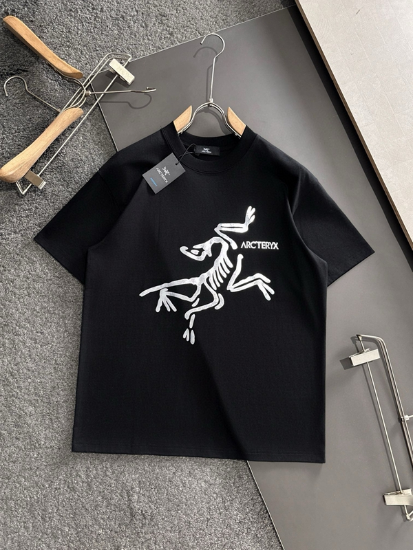 ブランドTシャツ正面デザイン